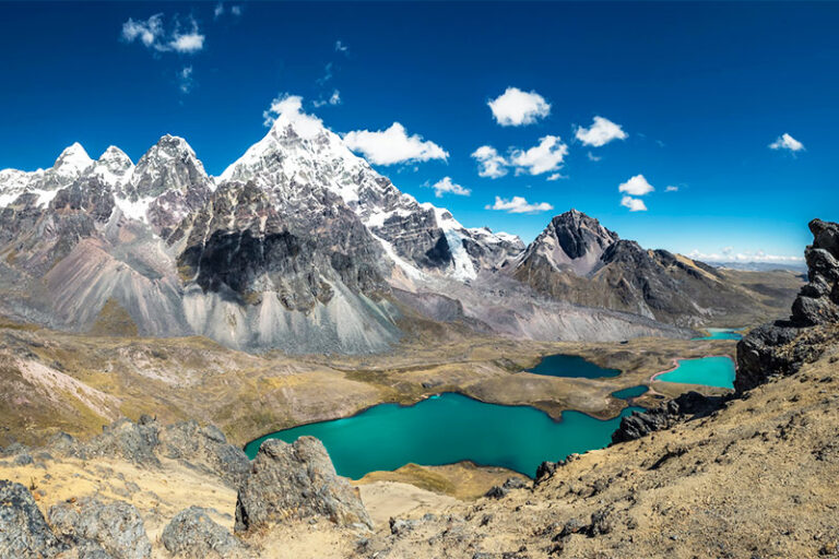 Ausangate y las 7 Lagunas: Una Ruta Mágica en los Andes del Perú