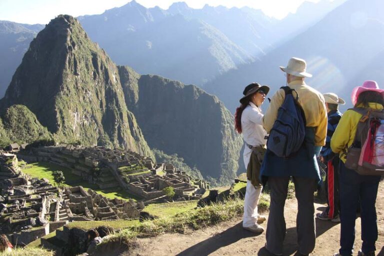 ¿Es necesario un guía para entrar a Machu Picchu?