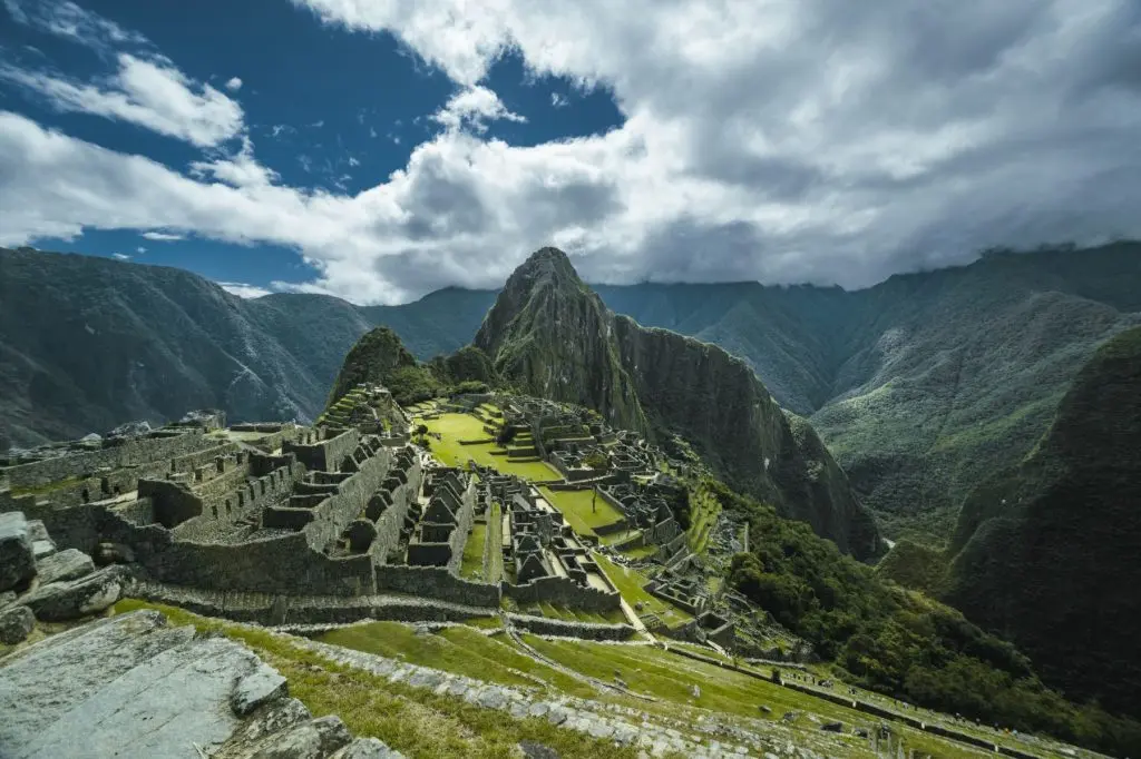 10 Construcciones de Machu Picchu que Debes Conocer: Historia y Cómo Visitarlas