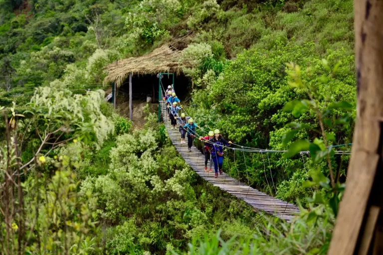 Inca Jungle Trek a Machu Picchu: Guía Completa de Precios y Actividades